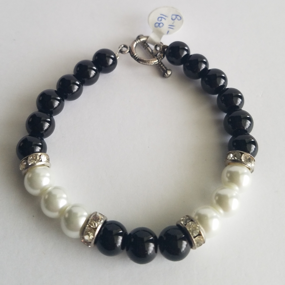 Swarovski Elements Black & White Faux Pearl Bracelet NWT